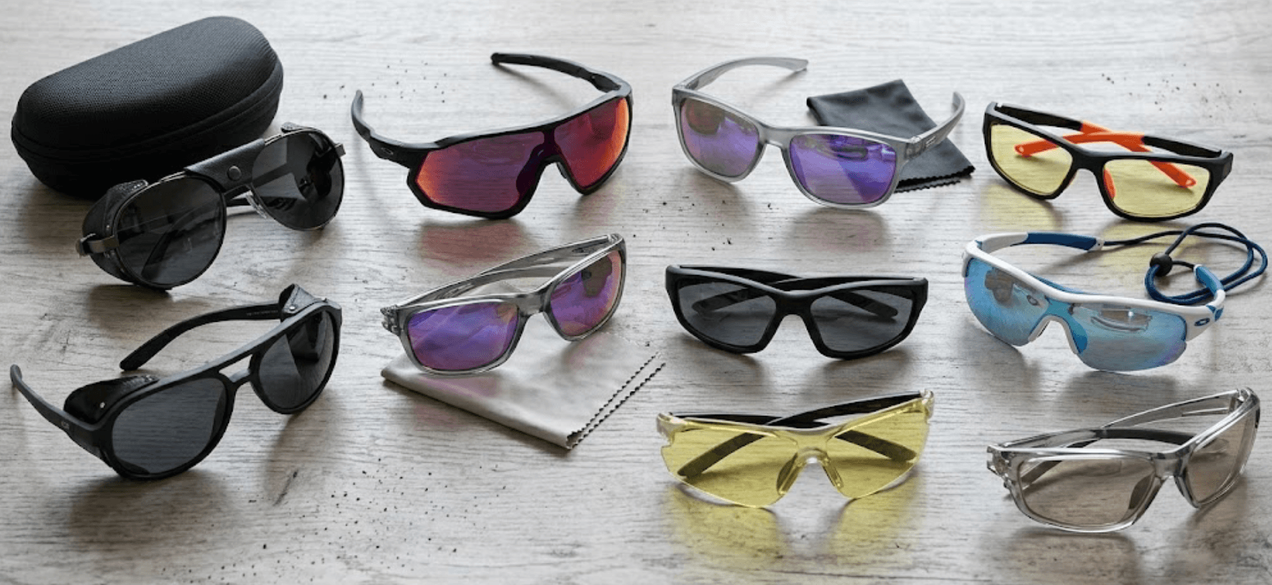 Différentes lunettes de soleil avec protections solaires variées
